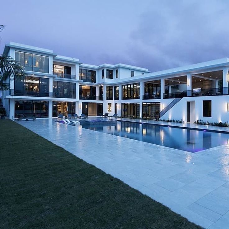 luxury mansions on instagram “incredible waterfront luxury mansion situated in florida what do you think of this massive masterpiece 15,435 sqft 6 bedrooms 12…”